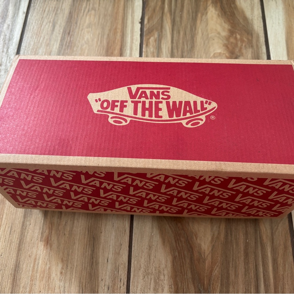 Men’s Vans Red Checkered Shoes - Picture 3 of 3